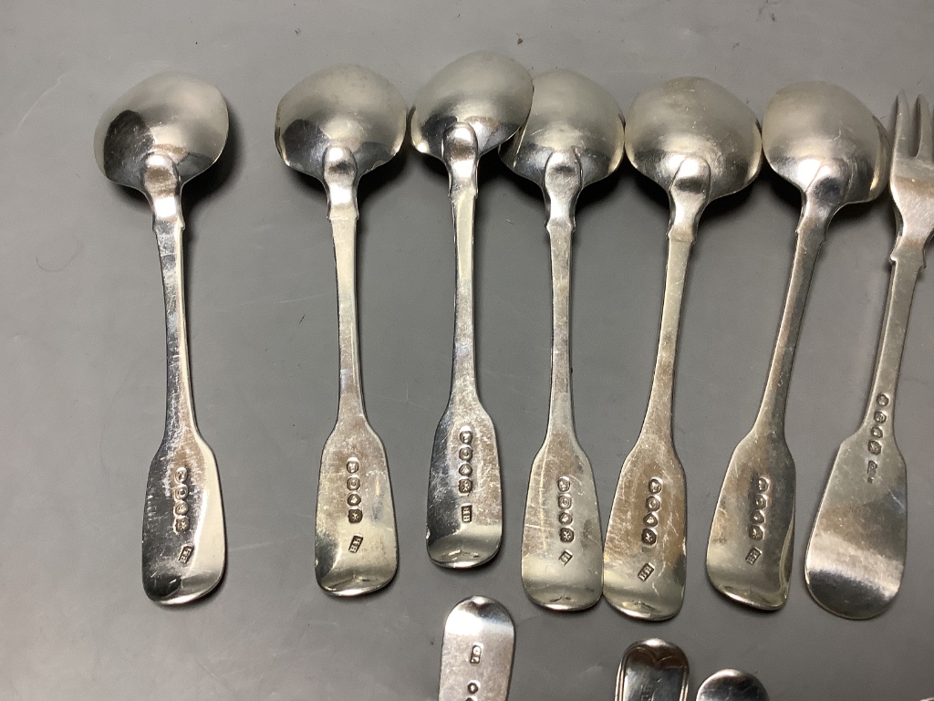 A set of six George III silver fiddle pattern dessert spoons and a small quantity of mixed fiddle pattern flatware, approximately 19oz